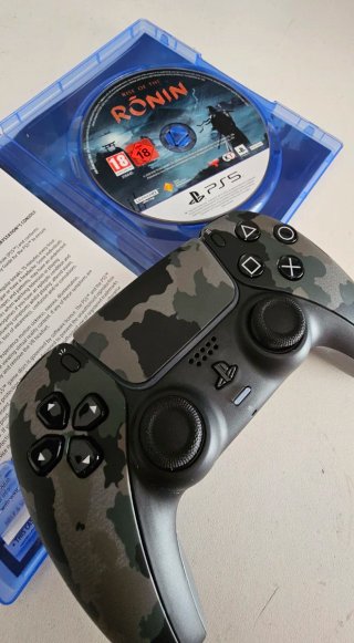 Controller PS5 + Gioco Rise of the Ronin