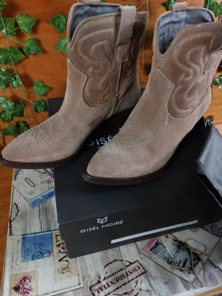 Stivaletti Texani Scamosciati Beige Gisel Moire