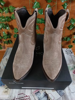 Stivaletti Texani Scamosciati Beige Gisel Moire