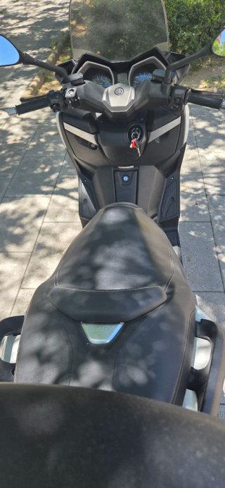 Yamaha X-Max 400cc Maxi Scooter