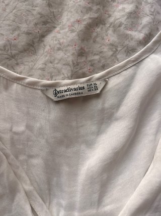 Blusa Stradivarius Beige