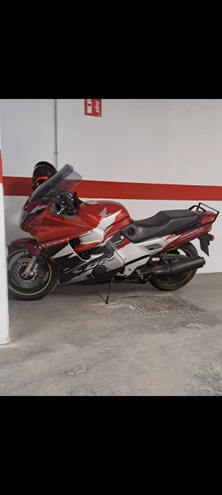 Honda CBR 1000F - Moto Deportiva Roja/Plata