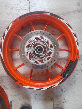 Llantas y piñón KTM RC 390