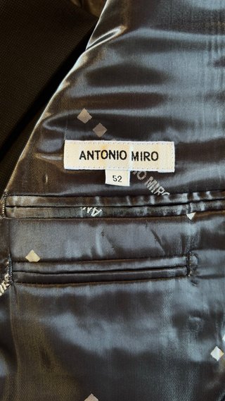 Traje Antonio Miró Talla 52 Negro