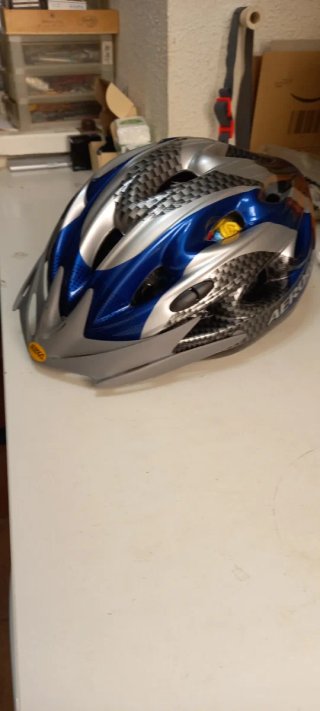 Casco y protecciones patinaje/ciclismo