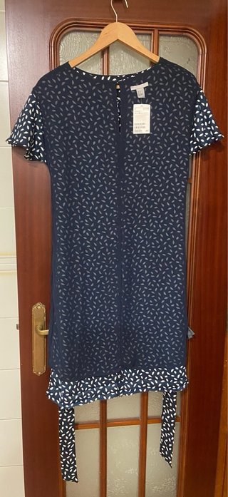 Vestido H&M negro y blanco sin estrenar.