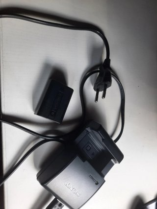 Batteria e caricabatterie Sony NP-FW50