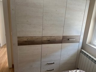 Pack muebles dormitorio, mesita de noche y armario