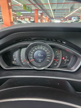Volvo V40 2016