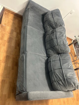 Sofá 3 plazas gris oscuro (5 meses)
