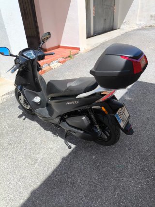 Kymco People S 125 Negra