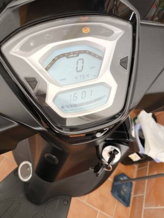 Kymco People S 125 Negra