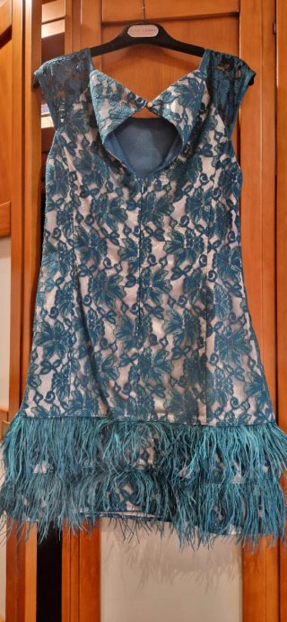 Vestido fiesta encaje verde y forro raso plata