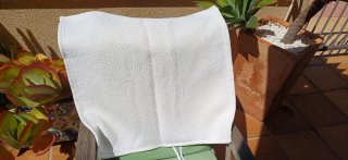 Colcha y 2 fundas de almohada blancas