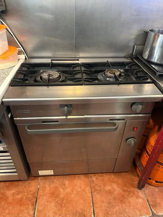 Cocina industrial con horno Coreco
