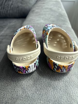 Crocs Niña Talla C10 Mariposa Multicolor