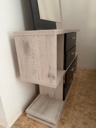 Recibidor moderno con espejo