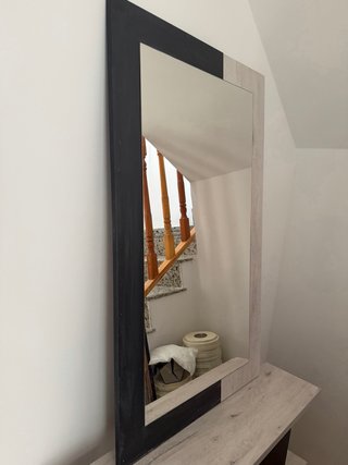 Recibidor moderno con espejo
