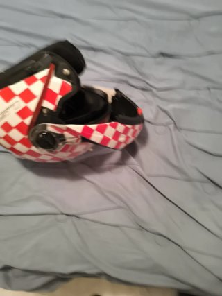 Casco de moto blanco y rojo