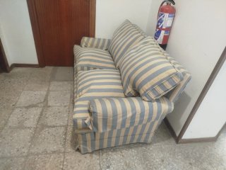 Sofá de 2 plazas de plumas