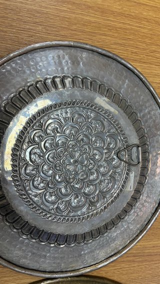 Platos decorativos metálicos (2 unidades)