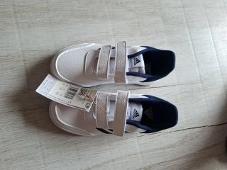 Zapatillas Adidas de cuero blancas y verdes