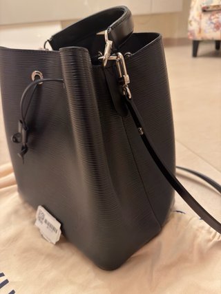 Bolso Louis Vuitton Negro Cuero néonoé
