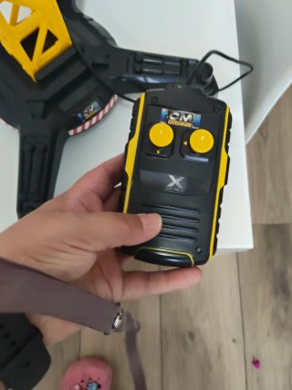Grúa de juguete con mando 100cm