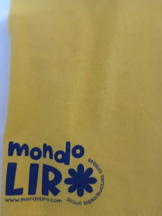 Camiseta Los pequeños actos cambian el mundo