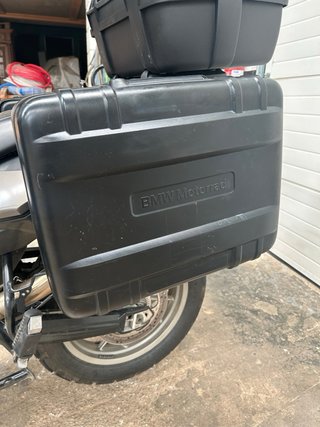 Maletas BMW F700GS Negras con soporte y barras