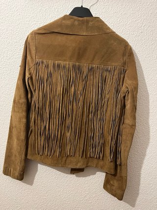 Chaqueta de piel con flecos de FÓRMULA JOVEN