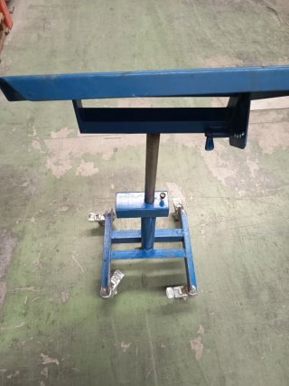 Mesa de trabajo ajustable Manutan