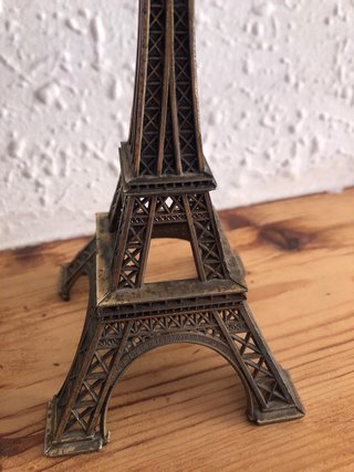 Cencerro y Torre Eiffel Decorativos