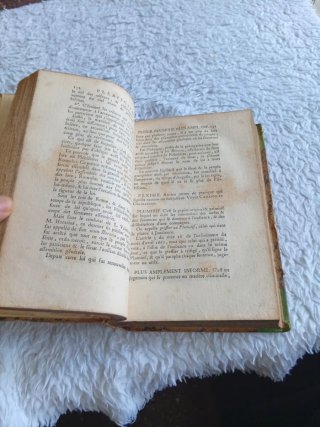 Libro antiguo de jurisprudencia. 1781