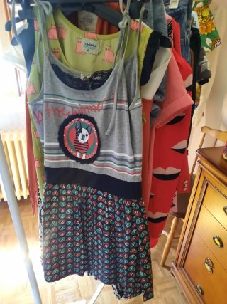 Ropa variada de 3 q 5 euros