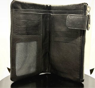 Cartera de piel negra hecha a mano en España