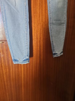 Pantalón vaquero Stradivarius Talla S/36