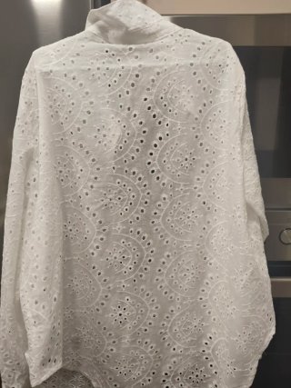Camisa blanca bordada Talla XL nueva a estrenar