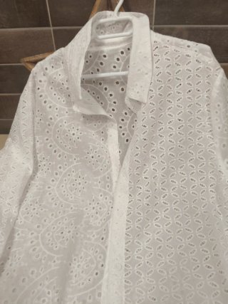 Camisa blanca bordada Talla XL nueva a estrenar