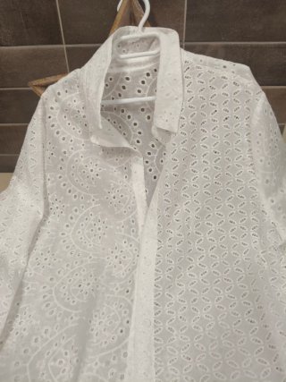 Camisa blanca bordada Talla XL nueva a estrenar