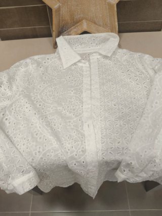 Camisa blanca bordada Talla XL nueva a estrenar