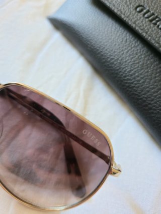 Gafas de sol Guess aviador doradas