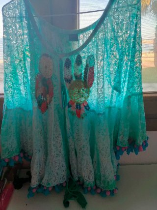 Camisola Boho cuello barco. Diseño único