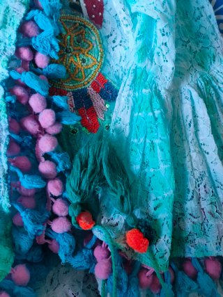 Camisola Boho cuello barco. Diseño único