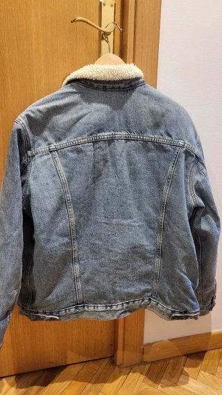 Cazadora Levi's borrego azul