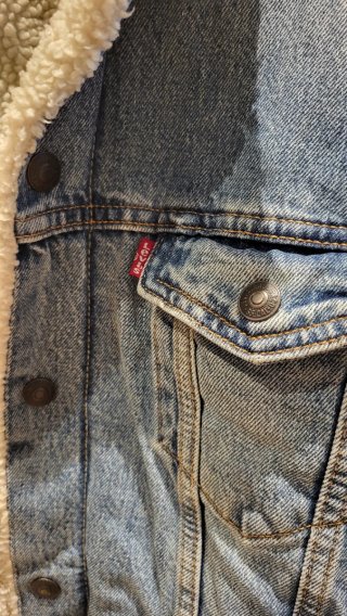 Cazadora Levi's borrego azul