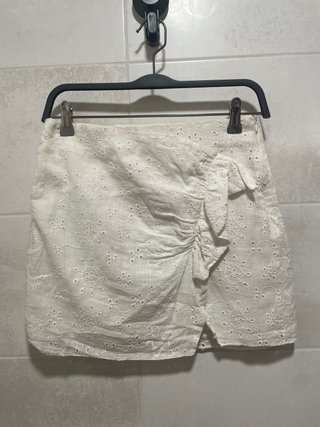 Falda Zara Mini Blanca Bordada