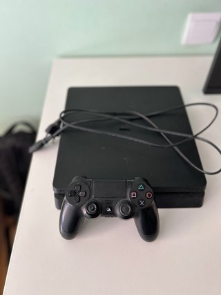 PS4 Slim + Juegos