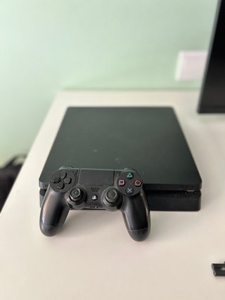 PS4 Slim + Juegos