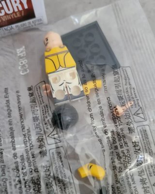Funko Pop Freddie Mercury + Chapas Queen + Lego